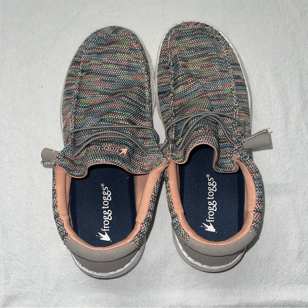 Frogg Toggs Slip-On Athletic Sneakers Multicolor Size 9 Comfort Shoes